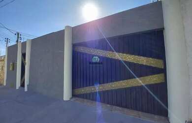 Imagem: A casa possui 3 Dormitórios, 3 Banheiros, 3 Vagas na garagem