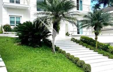 Imagem 2: Melville. Piscina, Churrasqueira, 720m² de Áreae5 Vagas na garagem