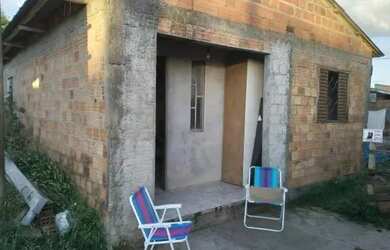 Imagem: A casa possui 5 Dormitórios, 3 Banheiros, 1 Vaga na garagem