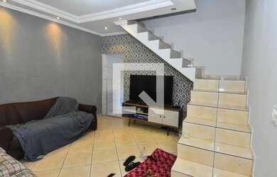 Imagem: A casa possui 3 Dormitórios, 3 Banheiros, 2 Vagas na garagem