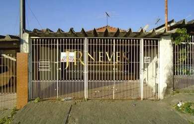 Imagem: O terreno possui 180m² de Área, Churrasqueira, Piscina, Guarda