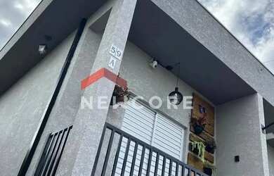 Imagem: A casa possui 2 Dormitórios, 1 Banheiro, 2 Vagas na garagem