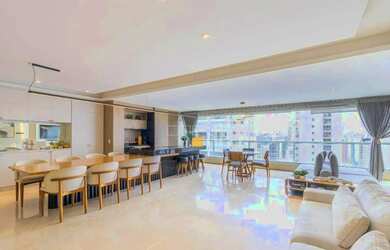 Imagem: O apartamento possui 3 Dormitórios, 5 Banheiros, 4 Vagas na