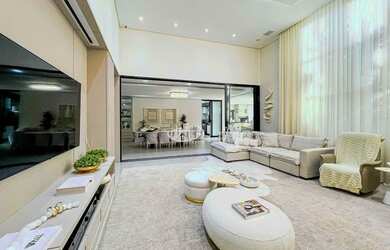 Imagem: A casa em condomínio possui 4 Dormitórios, 5 Banheiros, 3