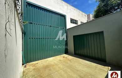 Imagem: O depósito possui 2 Vagas na garagem, 228m² de Área e está