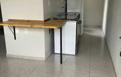 Imagem: A kitnet possui 1 Dormitório, 1 Banheiro, 1 Vaga na garagem