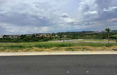 Imagem: O terreno possui 400m² de Área e está localizado em Fazenda