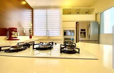 Imagem 7: SOBRADO à VENDA com 4 Suítes, Piscina com Borda Infinita, Vista Permanente, sem Vizinhos d