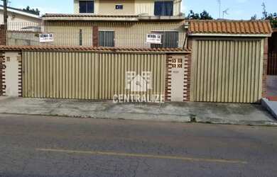 Imagem: A casa possui 4 Dormitórios, 3 Banheiros, 3 Vagas na garagem