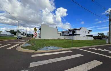 Imagem: O terreno possui 240m² de Área e está localizado em Cancelli