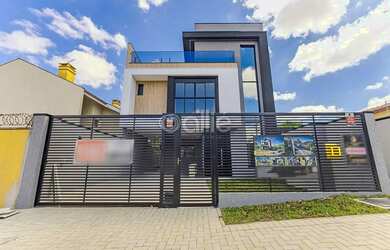 Imagem: A casa em condomínio possui 3 Dormitórios, 4 Banheiros, 2