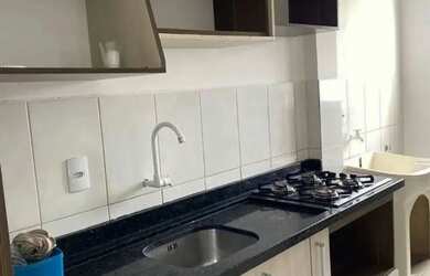 Imagem: O apartamento possui 2 Dormitórios, 1 Banheiro, 1 Vaga na garagem