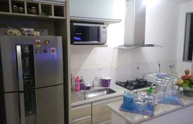 Imagem: O apartamento possui 2 Dormitórios, 1 Banheiro, 1 Vaga na garagem