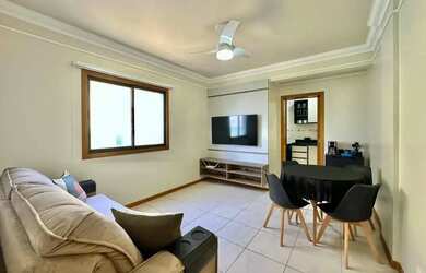 Imagem: O apartamento possui 1 Dormitório, 1 Banheiro, 1 Vaga na garagem