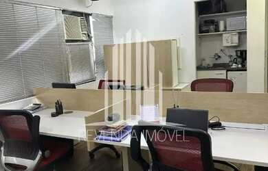 Imagem 2: Sala Comercial Mobiliada à Venda 45m² com 1 Vaga em Localização Estratégica