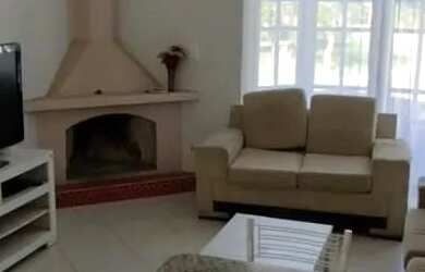 Imagem: A casa em condomínio possui 3 Dormitórios, 2 Banheiros, 2