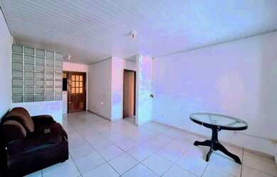 Imagem: A casa possui 2 Dormitórios, 1 Banheiro, 1 Vaga na garagem