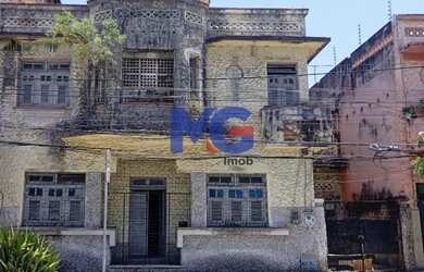 Imagem: A casa possui 4 Dormitórios, 2 Banheiros, 1 Vaga na garagem