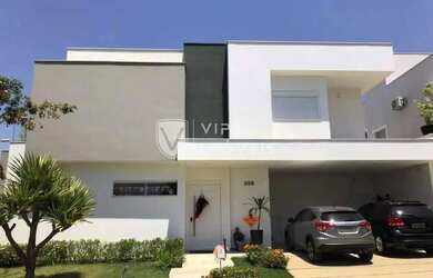 Imagem: A casa em condomínio possui 5 Dormitórios, 5 Banheiros, 4