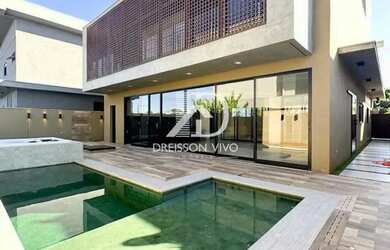 Imagem: A casa em condomínio à venda possui 4 Dormitórios, 5 Banheiros