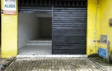 Imagem: A casa possui 4 Dormitórios, 4 Banheiros, 1 Vaga na garagem