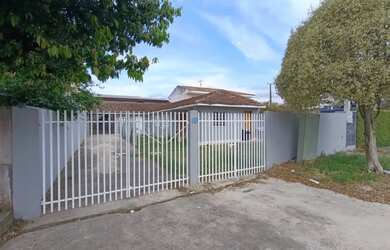 Imagem: A casa possui 2 Dormitórios, 1 Banheiro, 1 Vaga na garagem