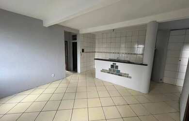 Imagem: A casa possui 2 Dormitórios, 2 Banheiros, 1 Vaga na garagem