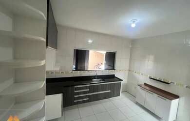 Imagem: A casa em condomínio possui 3 Dormitórios, 3 Banheiros, 1