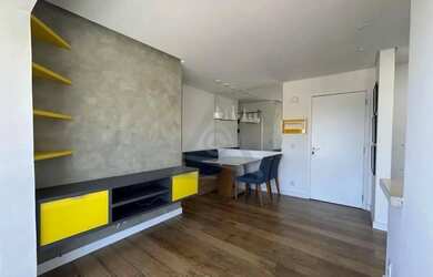 Imagem: O apartamento possui 2 Dormitórios, 1 Banheiro, 1 Vaga na garagem