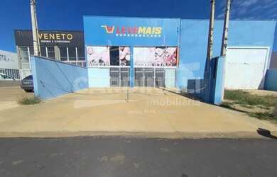 Imagem: O depósito possui 3 Vagas na garagem, 219m² de Área e está