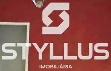 Imagem: A casa possui 2 Dormitórios, 3 Banheiros, 1 Vaga na garagem