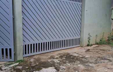 Imagem: A casa possui 1 Dormitório, 1 Banheiro e está localizado