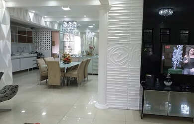 Imagem: A casa possui 4 Dormitórios, 4 Banheiros, 3 Vagas na garagem