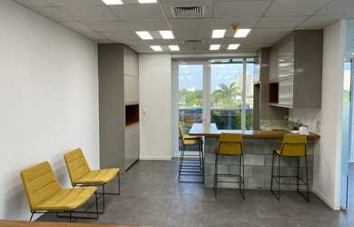 Imagem: O depósito possui 3 Vagas na garagem, 100m² de Área e está