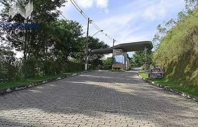 Imagem: O terreno possui 609m² de Área e está localizado em Bosque