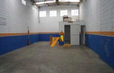 Imagem: O depósito possui 5 Vagas na garagem, 749m² de Área e está