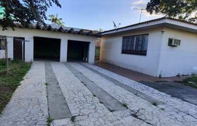 Imagem: O depósito possui 220m² de Área e está localizado em Iná