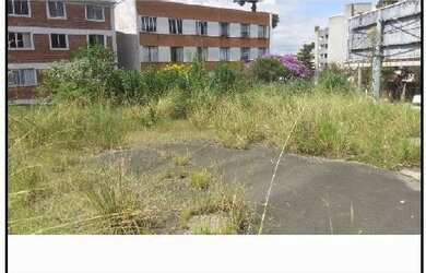 Imagem: O terreno possui 940m² de Área e está localizado em Juvevê