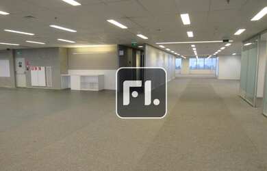 Imagem: O depósito possui 5 Vagas na garagem, 1.865m² de Área e