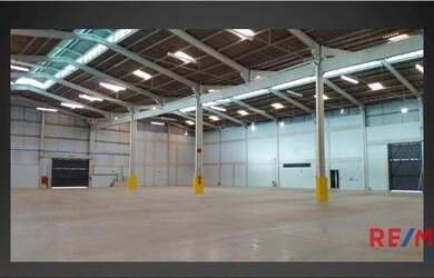 Imagem: O depósito possui 5 Vagas na garagem, 3.000m² de Área e