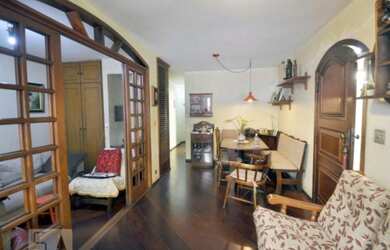 Imagem: A casa possui 2 Dormitórios, 2 Banheiros, 1 Vaga na garagem