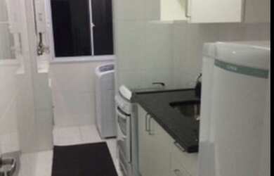 Imagem: O apartamento possui 1 Dormitório, 1 Banheiro, 1 Vaga na garagem