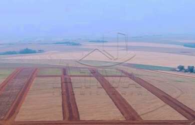 Imagem: O terreno possui 450m² de Área, Imóvel novo e está localizado