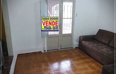 Imagem: A casa possui 4 Dormitórios, 2 Banheiros, 1 Vaga na garagem