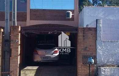 Imagem: A casa possui 2 Dormitórios, 3 Banheiros, 2 Vagas na garagem