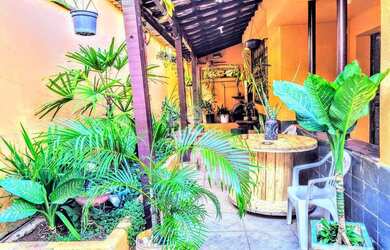 Imagem: A casa possui 2 Dormitórios, 1 Banheiro, 2 Vagas na garagem