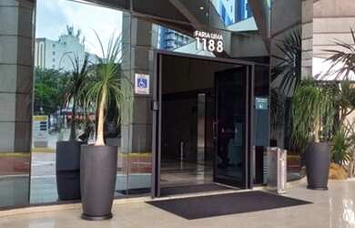 Imagem: O depósito possui 4 Vagas na garagem, 156m² de Área e está