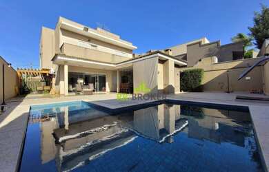 Imagem: A casa em condomínio possui 3 Dormitórios, 4 Banheiros, 4