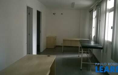 Imagem: O depósito possui 1 Vaga na garagem, 50m² de Área e está