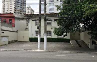 Imagem: O depósito possui 5 Vagas na garagem, 350m² de Área e está